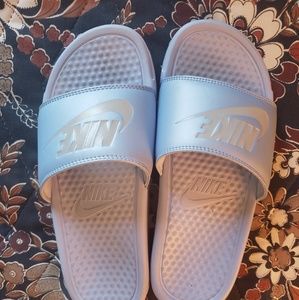 Nike flip flops
